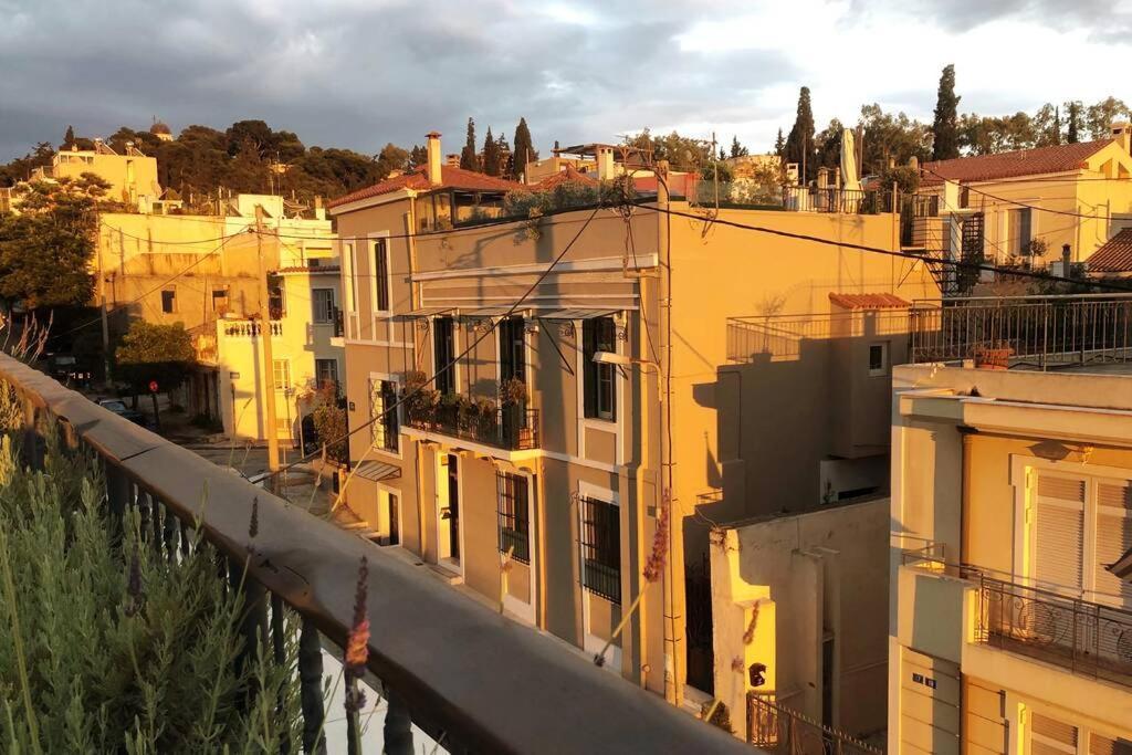 Unique - Spacious Studio With Rooftop / Thissio Atenas Exterior foto